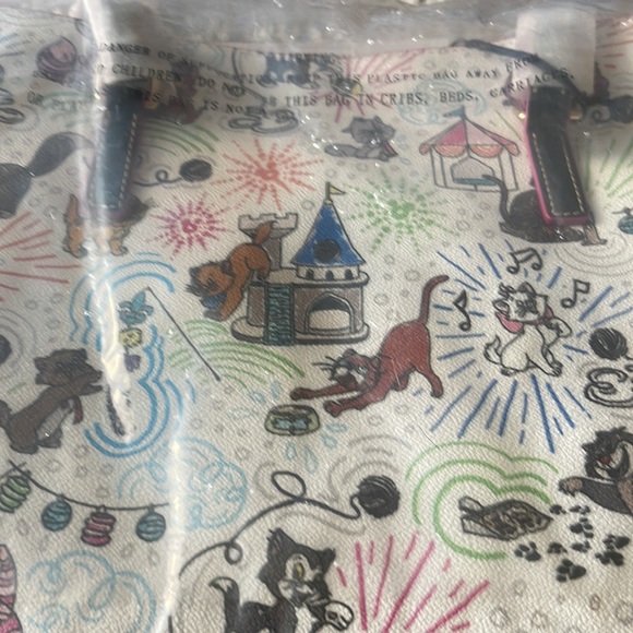 Amazing Dooney and Bourke Tote - Picture 5 of 9